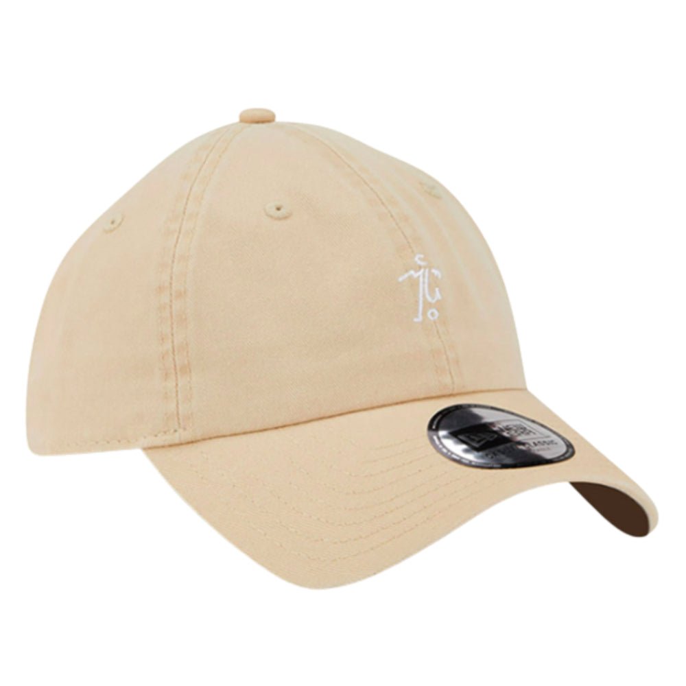 re_1689343410_manchester-united-2023-2024-football-9twenty-adjustable-cap-light-beige-right-side