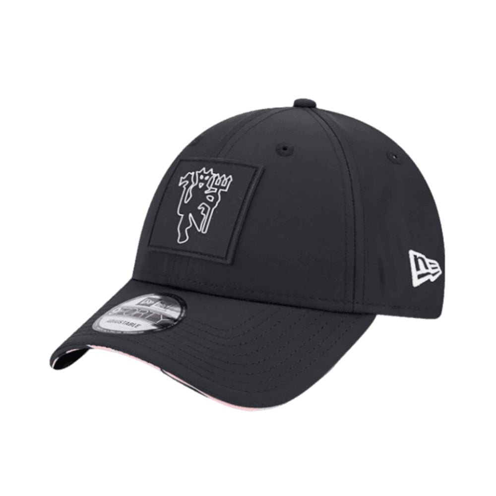 re_1691678684_man-utd-aop-zebra-9forty-cap