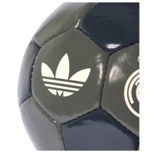 re_1723434102_rm-2024-2025-football-real-madrid-clb-trebadge-5