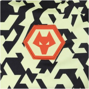 re_1727215824_2024-2025-wolves-pre-match-football-t-shirt-black-lime-badge_e5a6ceea-b3d5-4d68-9203-ee68752811d1-4