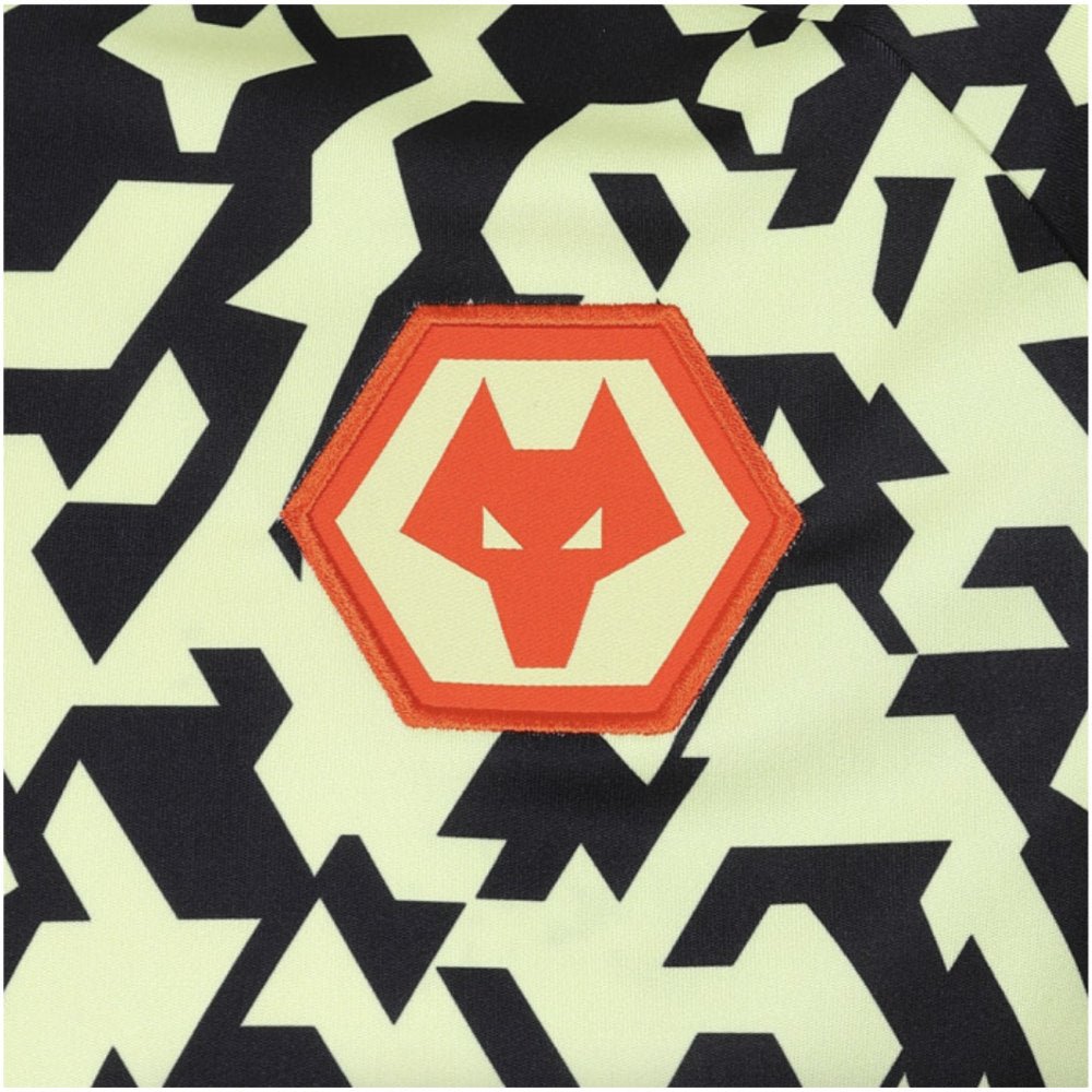 re_1727215824_2024-2025-wolves-pre-match-football-t-shirt-black-lime-badge_e5a6ceea-b3d5-4d68-9203-ee68752811d1-4