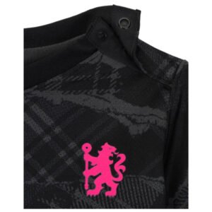 re_1727302611_2024-2025-chelsea-nike-football-third-baby-kit-badge-4