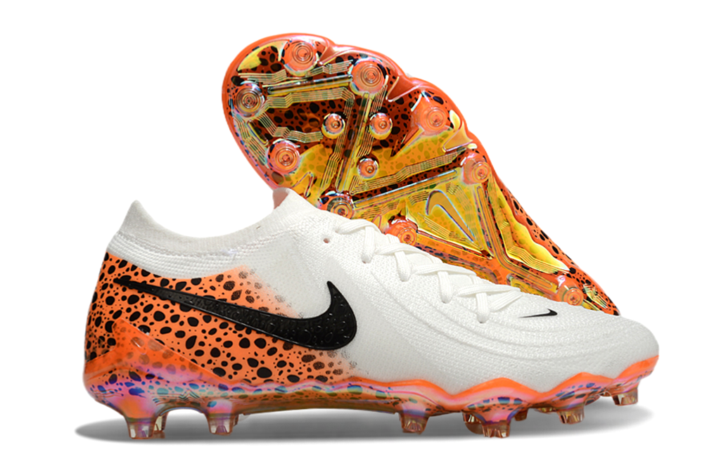 PHANTOM LUNA ELITE FG Football Boots