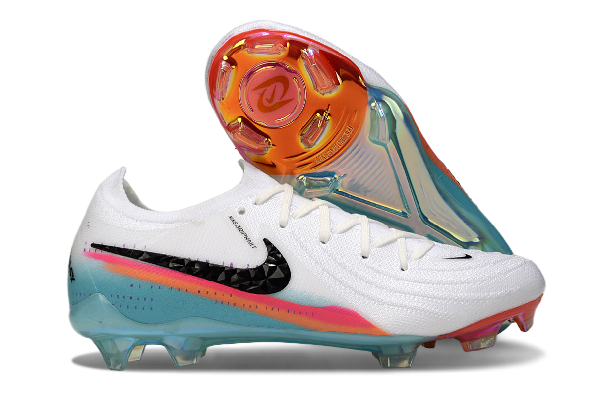 PHANTOM LUNA ELITE FG Football Boots